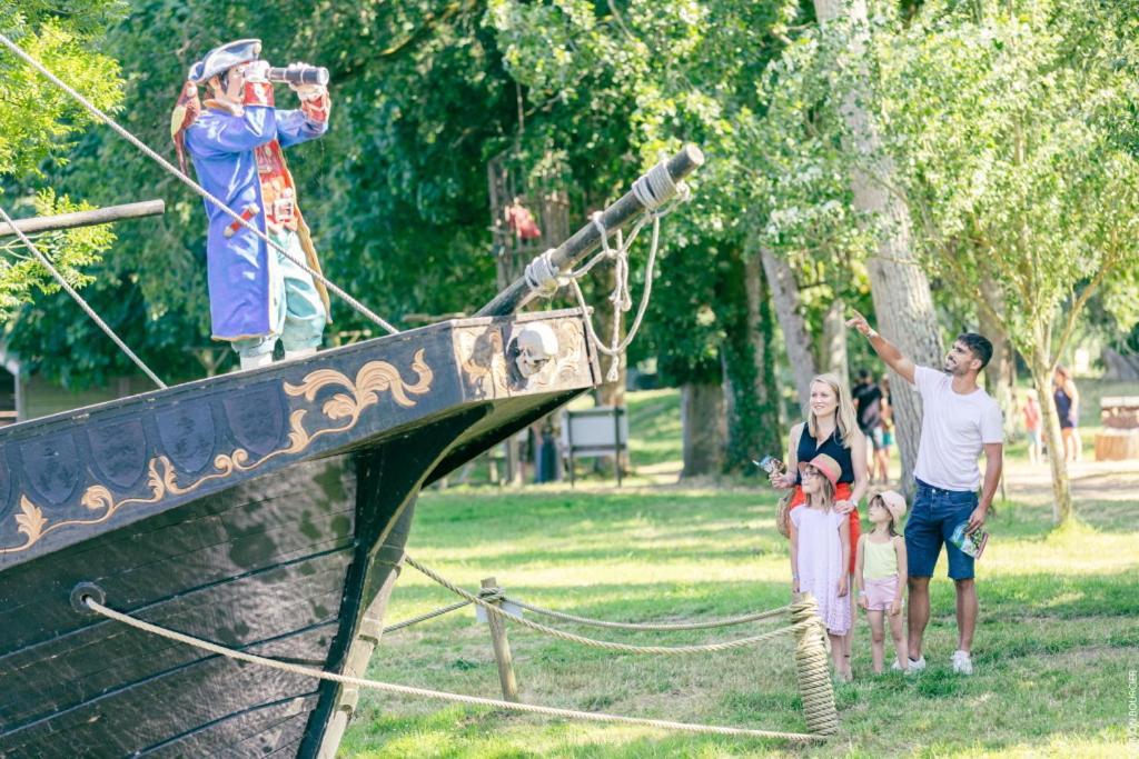 Gite Douceur De Vivre Saint-Avaugourd-des-Landes Exteriér fotografie
