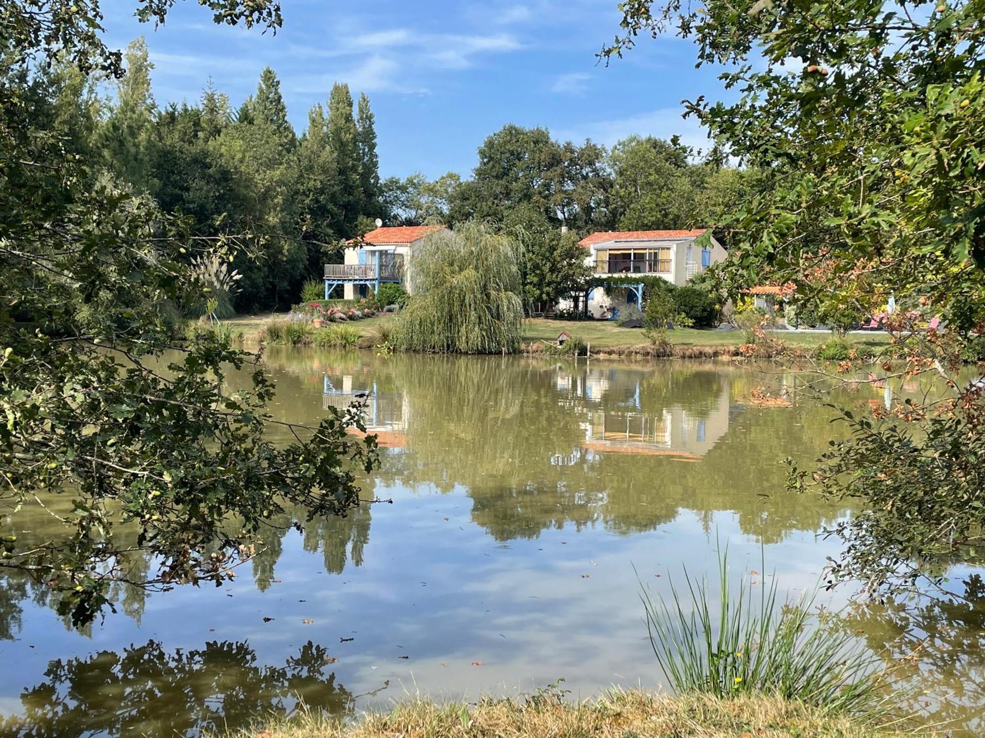 Gite Douceur De Vivre Saint-Avaugourd-des-Landes Exteriér fotografie
